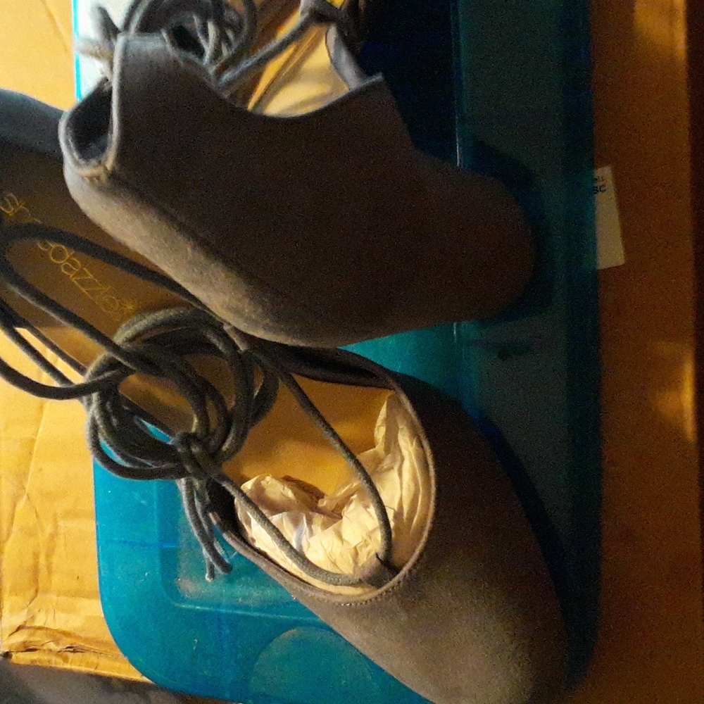 Shoe
